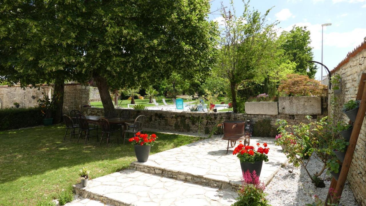לינה וארוחת בוקר Saint-Sauveur-d'Aunis La Rochelle Et L'Aunis מראה חיצוני תמונה