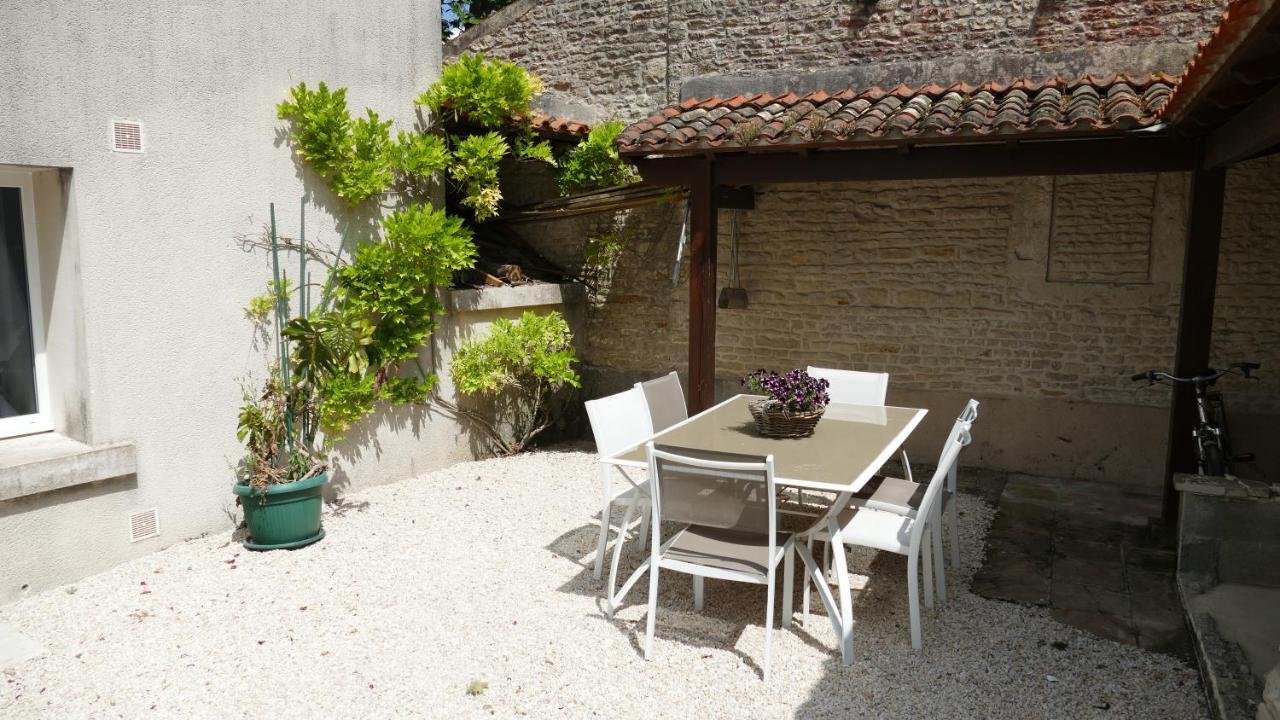 לינה וארוחת בוקר Saint-Sauveur-d'Aunis La Rochelle Et L'Aunis מראה חיצוני תמונה